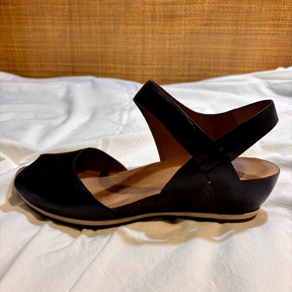 Dansko Vera Burnished Black Sandals - Picture 4 of 8